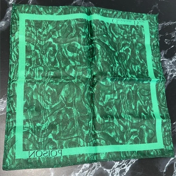 Christian Dior Poison Silk Bandana Neckerchief
Handkerchief Green AUTHENTIC NEW - Picture 3 of 5